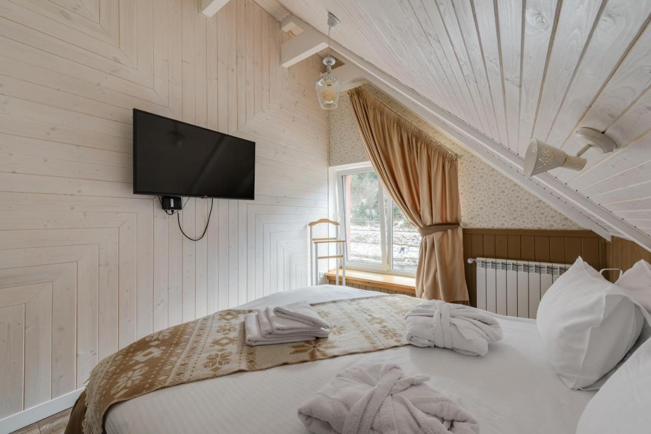 Клуб Яремчанський Шале Ngoại thất bức ảnh